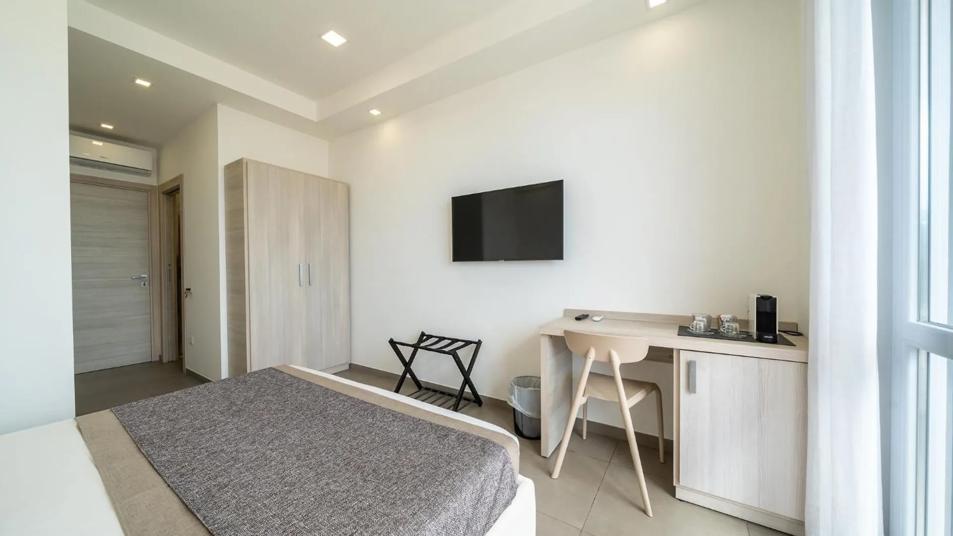 Poseidon Rooms Cagliari 0*,